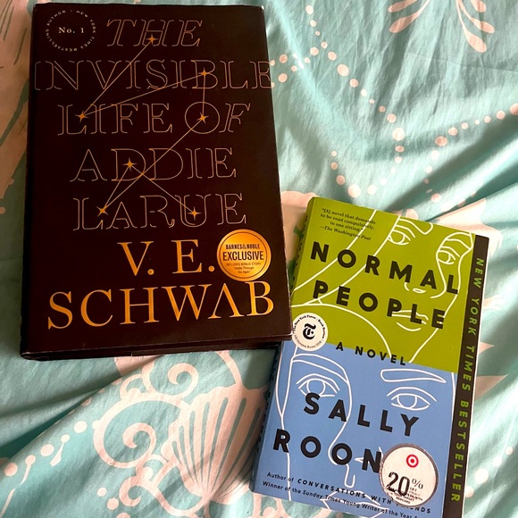 Book Bundle (2) - The Invisible Life of Addie LaRue/Normal People